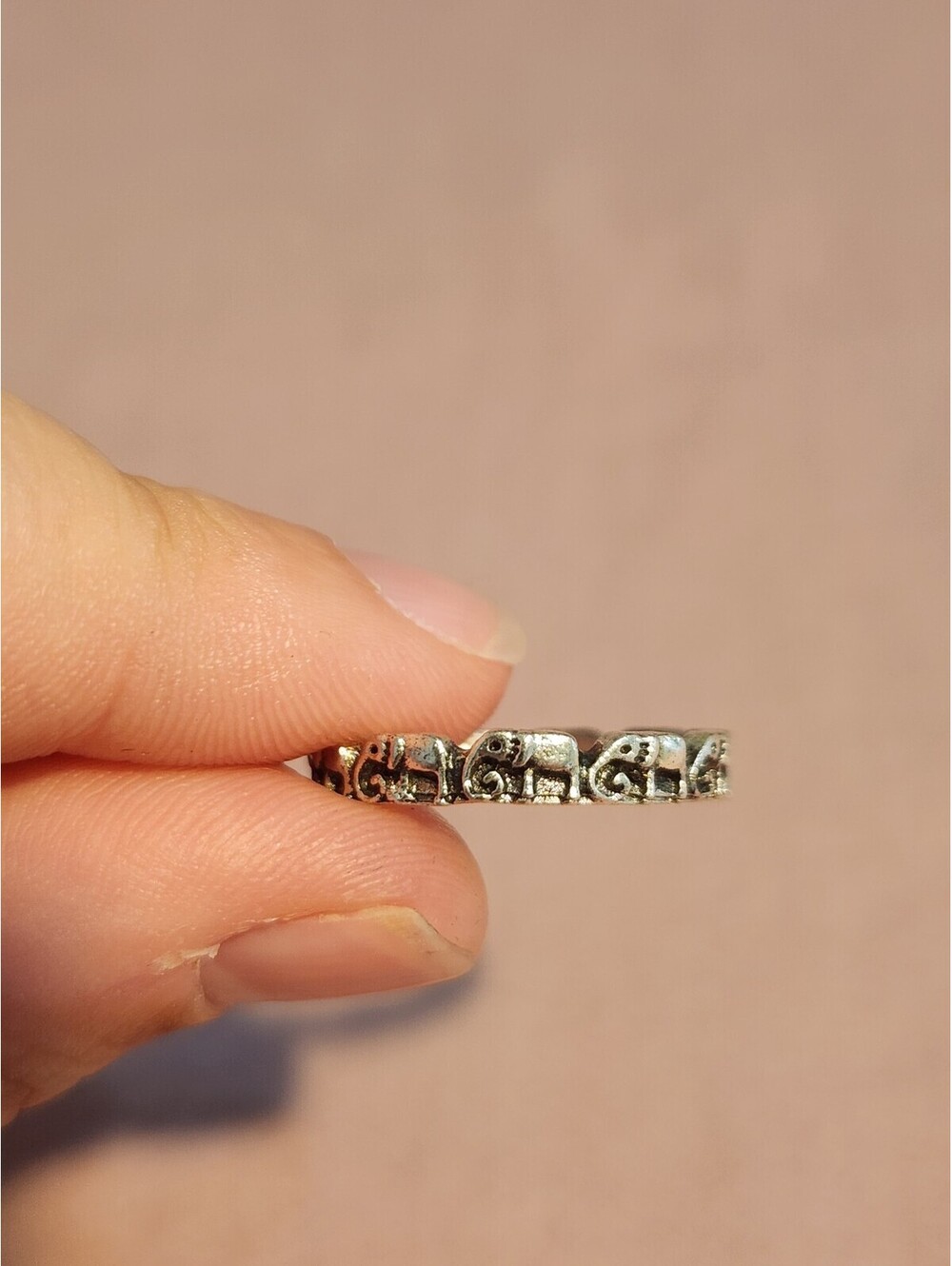 Vintage Elephant Pattern Silver Tone Band Ring